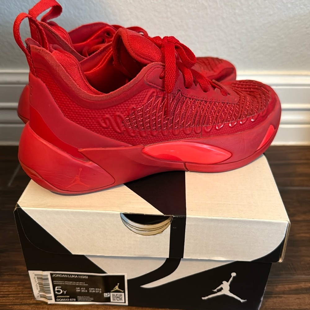 Jordan Luka 1 (GS) - University Red and Metallic Gold